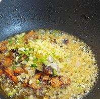咸鱼焖豆腐怎么做