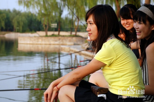 如何处理男朋友偷看美女的行为？