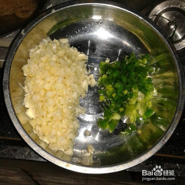 详细教你做蒜茸粉丝蒸金针菇