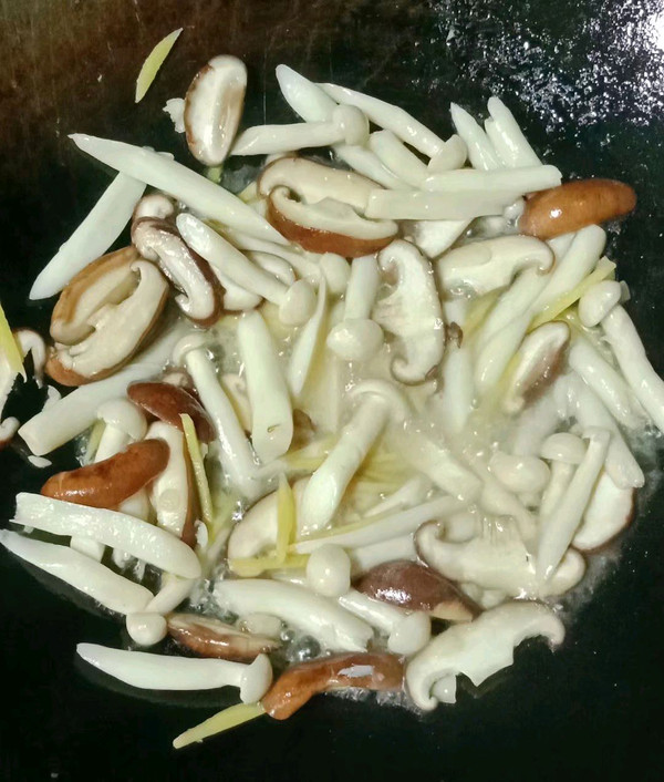 菌菇紫菜蛋花汤