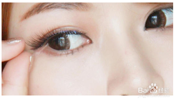 化妆贴假睫毛时候经常出现的错误