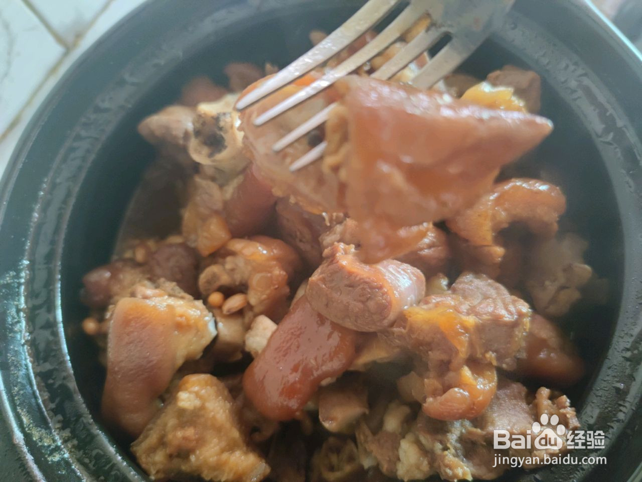 黄豆焖猪蹄的做法