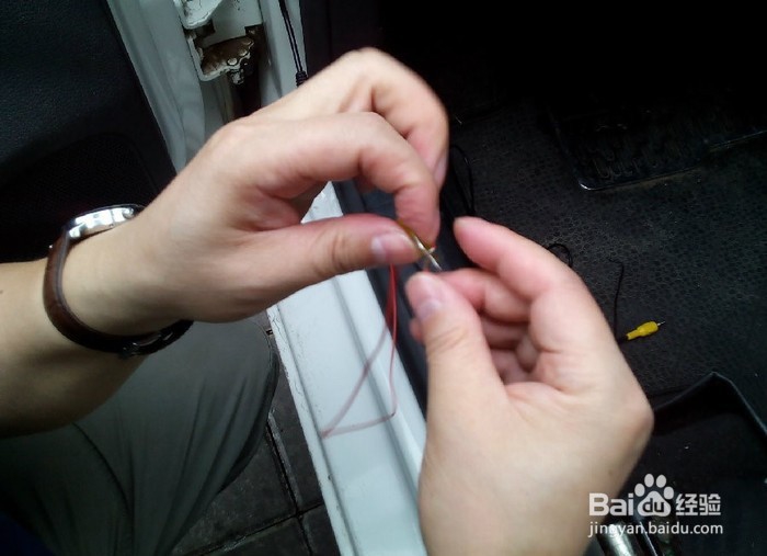 怎样安装防盗行车记录仪