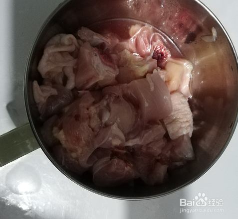 爆香鸡腿肉的做法