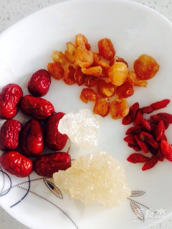 莲子冬瓜桂圆红枣枸杞汤