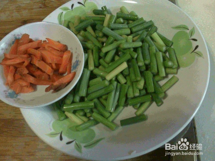 胡萝卜蒜苔肉怎样炒好吃