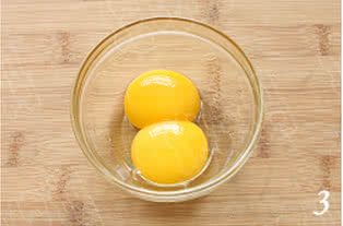 焦糖黄桃烤布蕾