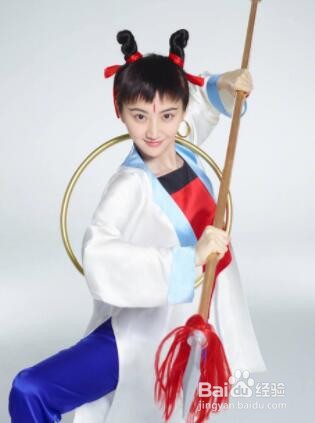 牛角辫怎么扎