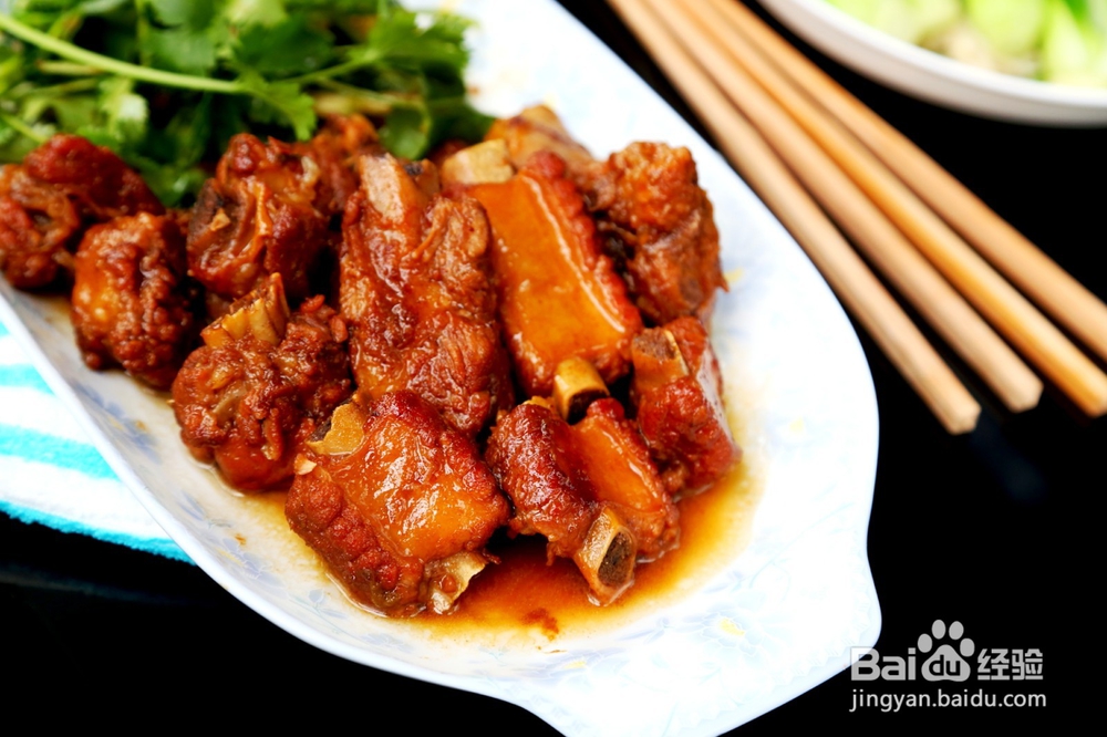 土豆红烧排骨是如何制作的