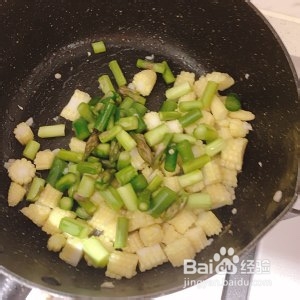 怎么做美味的小炒时蔬鸡丁