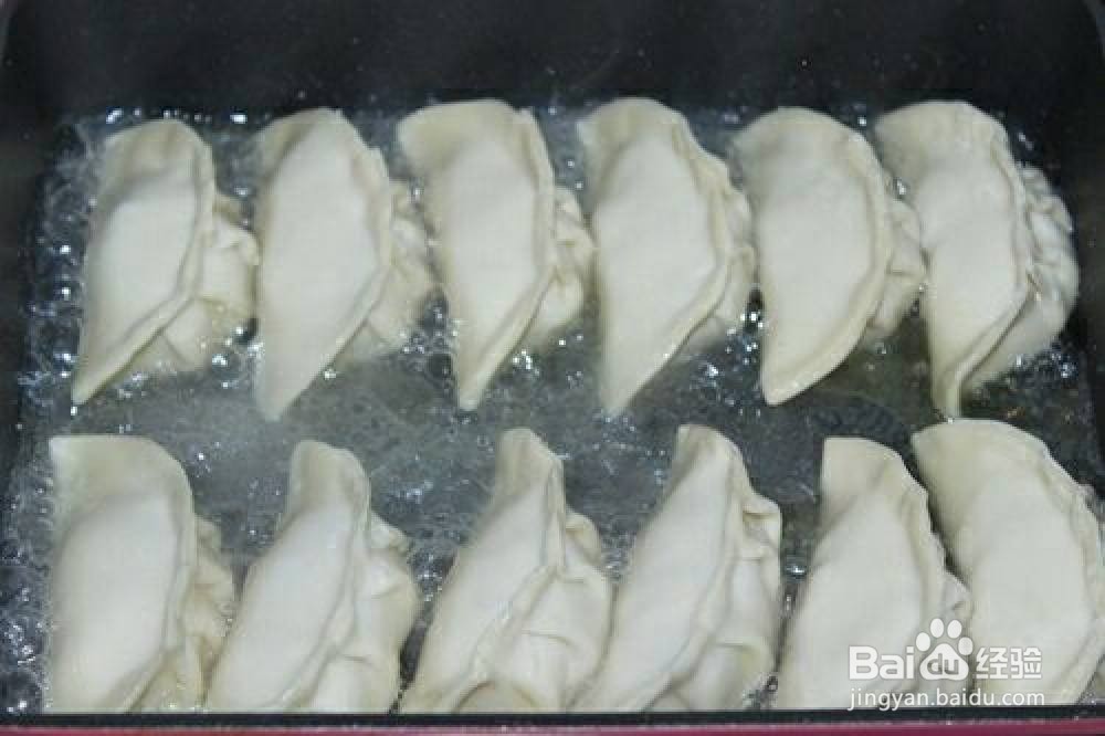 #好久不见#榨菜鲜肉锅贴的做法