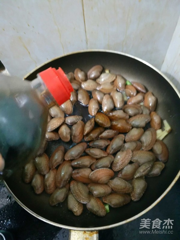 香辣花甲的做法