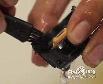 剃须刀的使用与保养