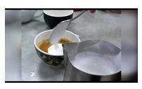 调制出自己喜爱的饮品的做法