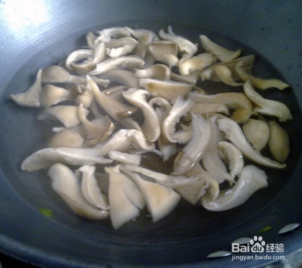 粤菜鲜蘑丝瓜蛋汤的做法