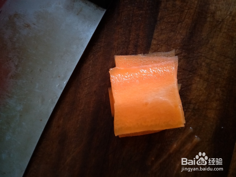 怎么切胡萝卜丁和鸡蛋胡萝卜