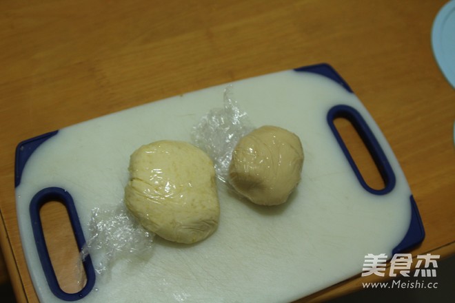 蛋黄酥的家常做法
