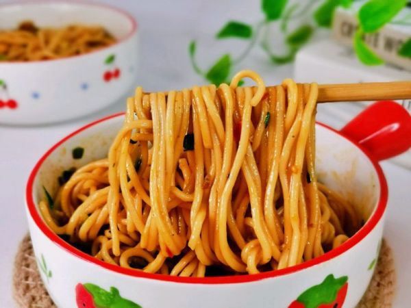 干贝酸辣凉拌面