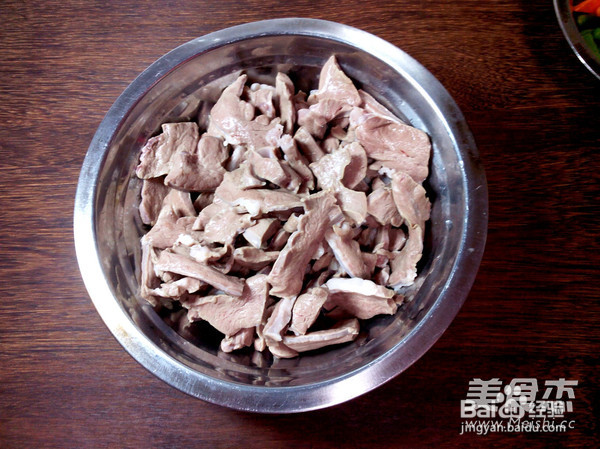 蒜苔炒猪心的做法