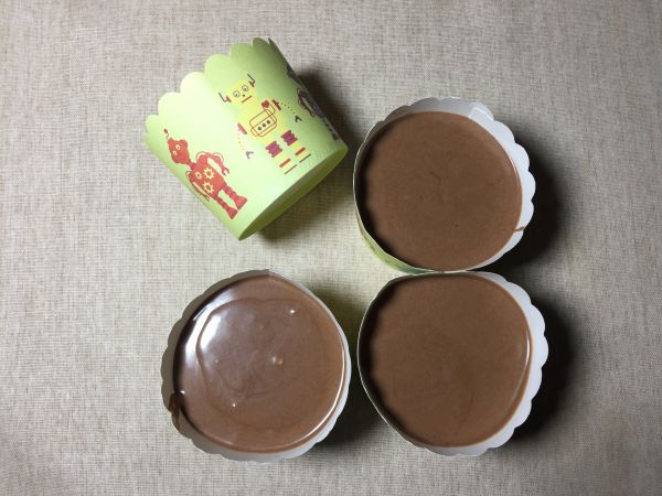 双色慕斯杯子蛋糕