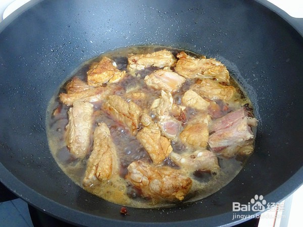 香菇焖排骨的做法