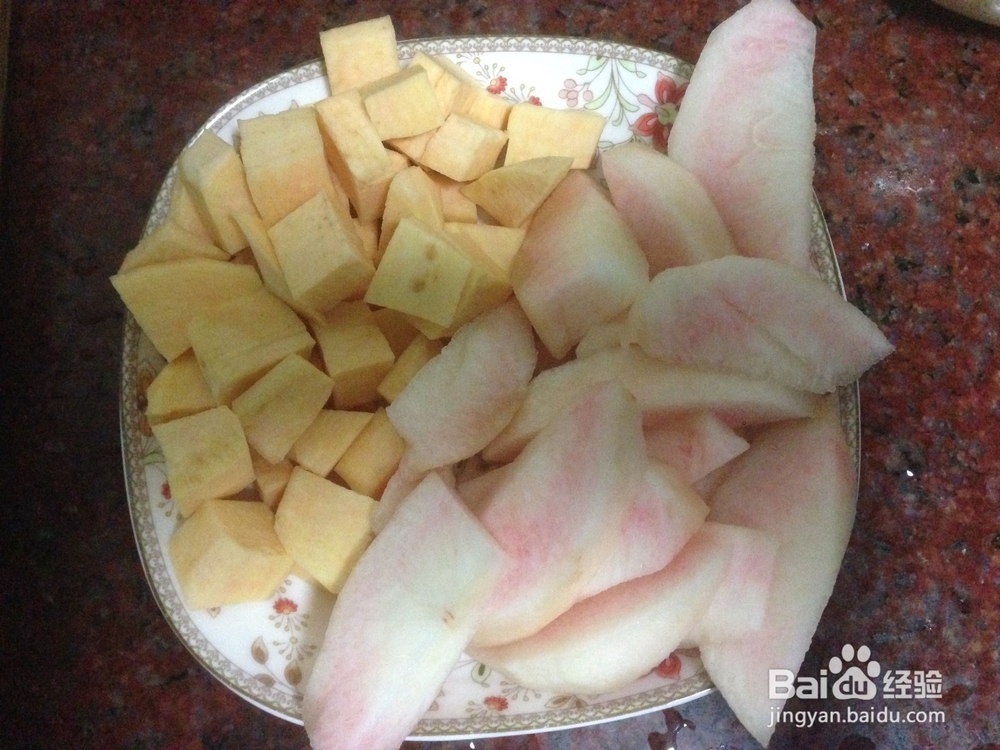 如何制作一份美味的水蜜桃番薯糖水