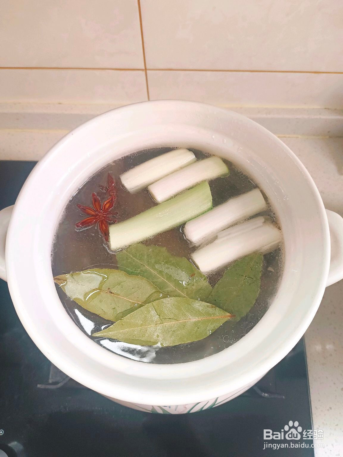 三药玉米排骨汤的做法