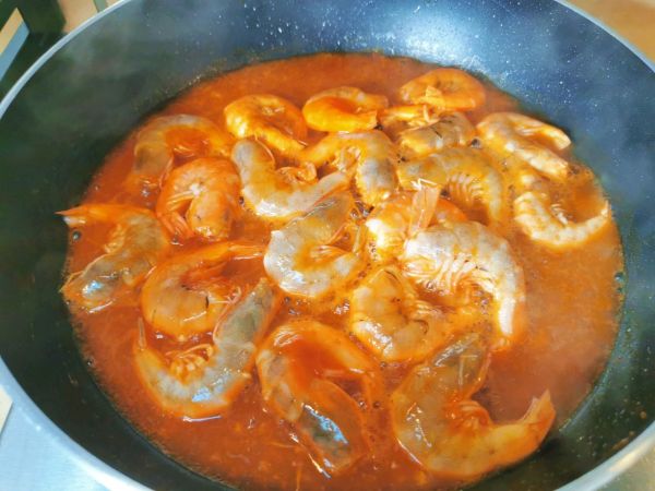 只需番茄酱的番茄大虾