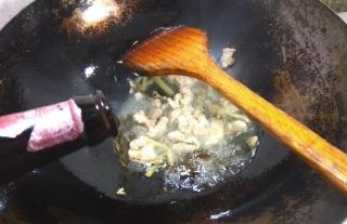 酸菜冬笋炒肉丝制作的步骤