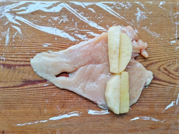 鸡肉培根苹果卷