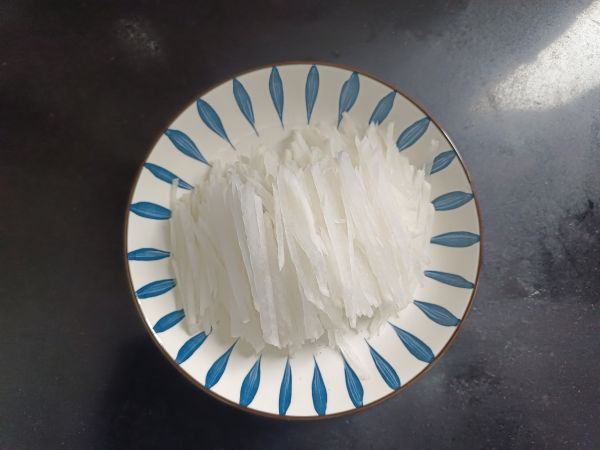 凉拌葱油萝卜丝