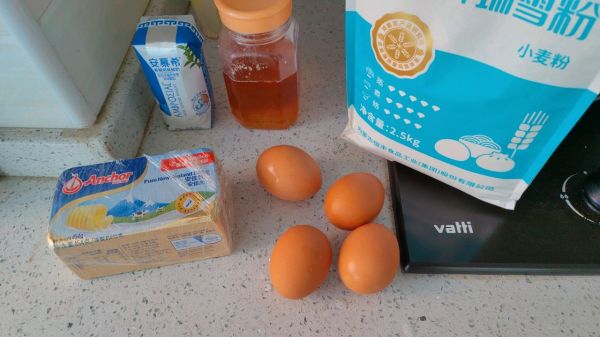 黄油酸奶蜂蜜蛋糕