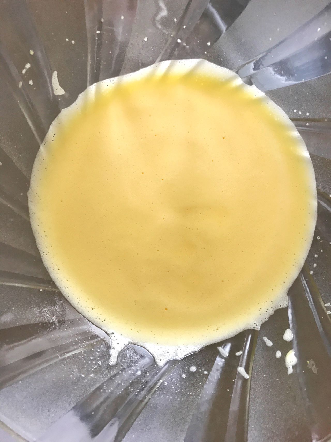 让我们一起学习草莓慕斯奶油蛋糕的做法吧