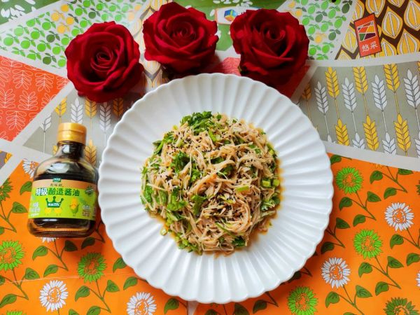 凉拌香菜金针菇