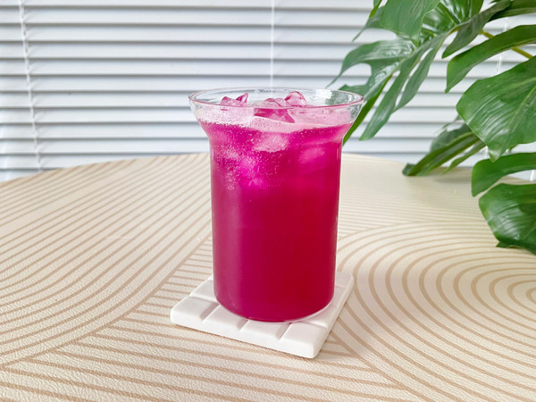 紫色梦幻桃桃西打