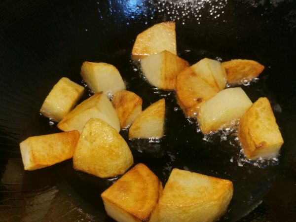 红烧排骨烧土豆