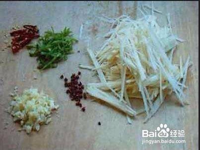 教你如何炒一份美味的酸辣土豆丝