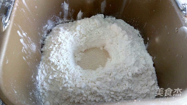淡奶油豆沙面包