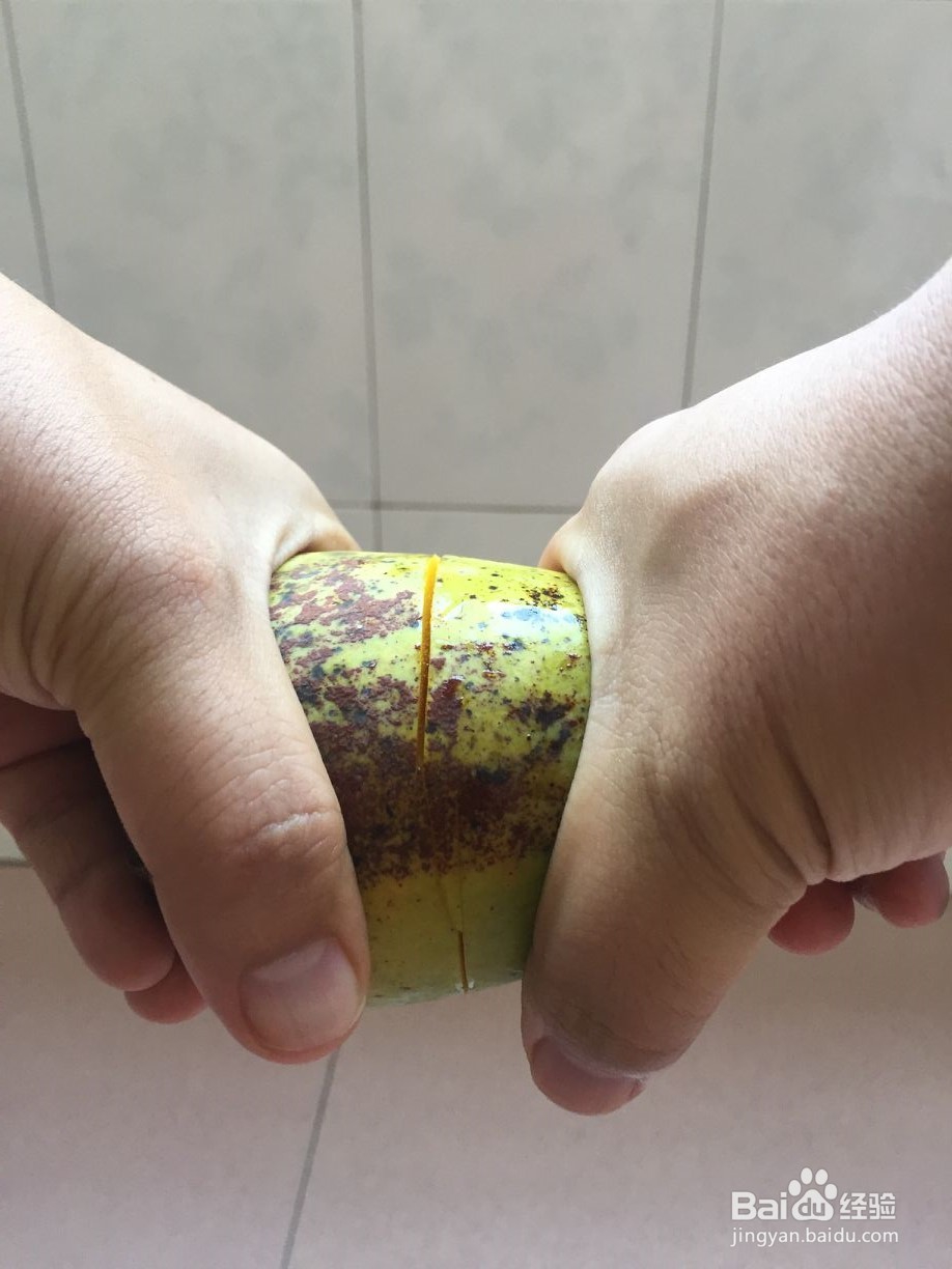 芒果快速去皮削皮方法