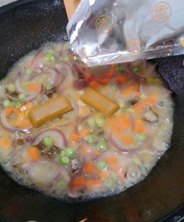 咖喱牛肉盖浇饭