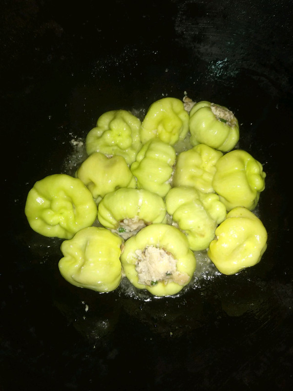 白玉灯笼椒酿肉