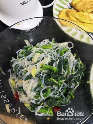 食补养生凉拌菠菜粉丝的做法