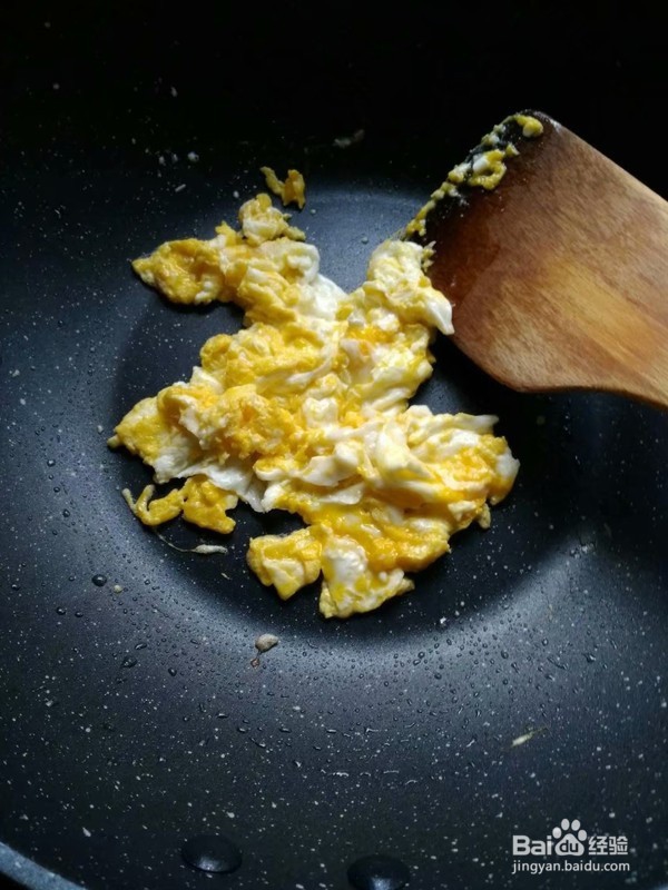 如何制作黄瓜木耳炒鸡蛋