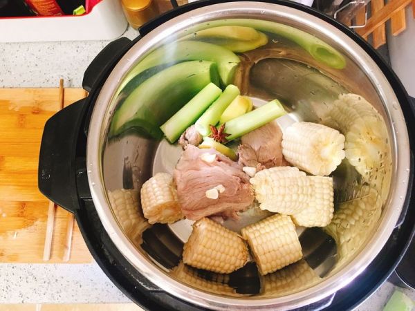 玉米山药棒骨汤