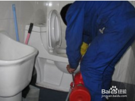 抽水马桶漏水怎么维修