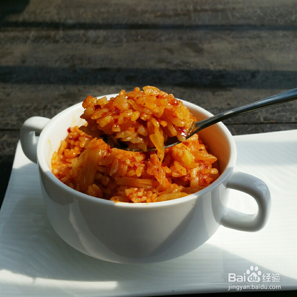 每日美食-辣白菜炒饭的做法