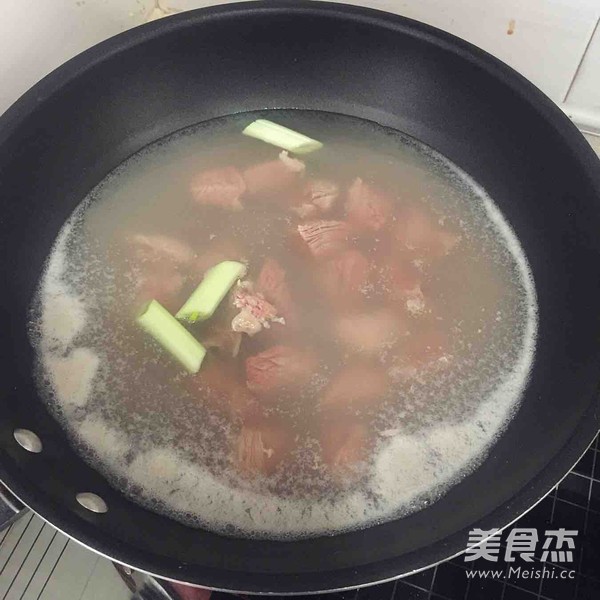 土豆炖牛肉的做法