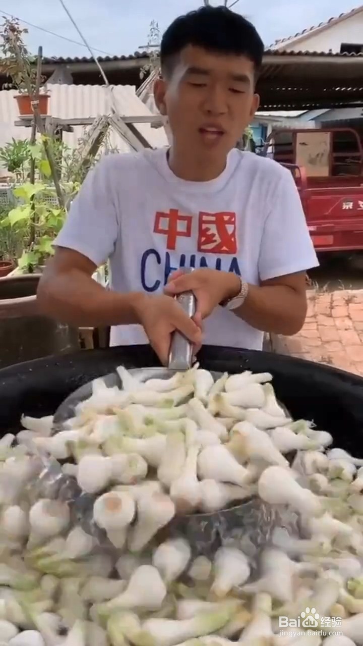 怎样做超级简单又好吃的东北腌大蒜