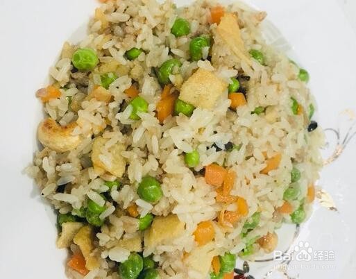 豌豆炒饭的做法