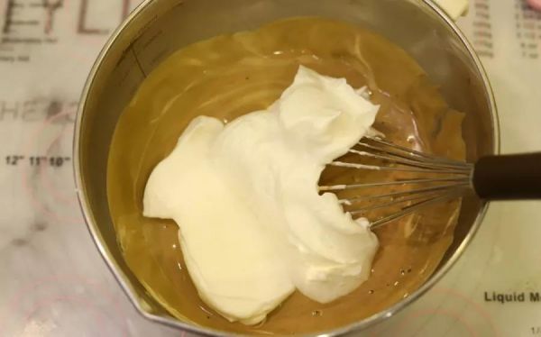 咖啡戚风蛋糕卷